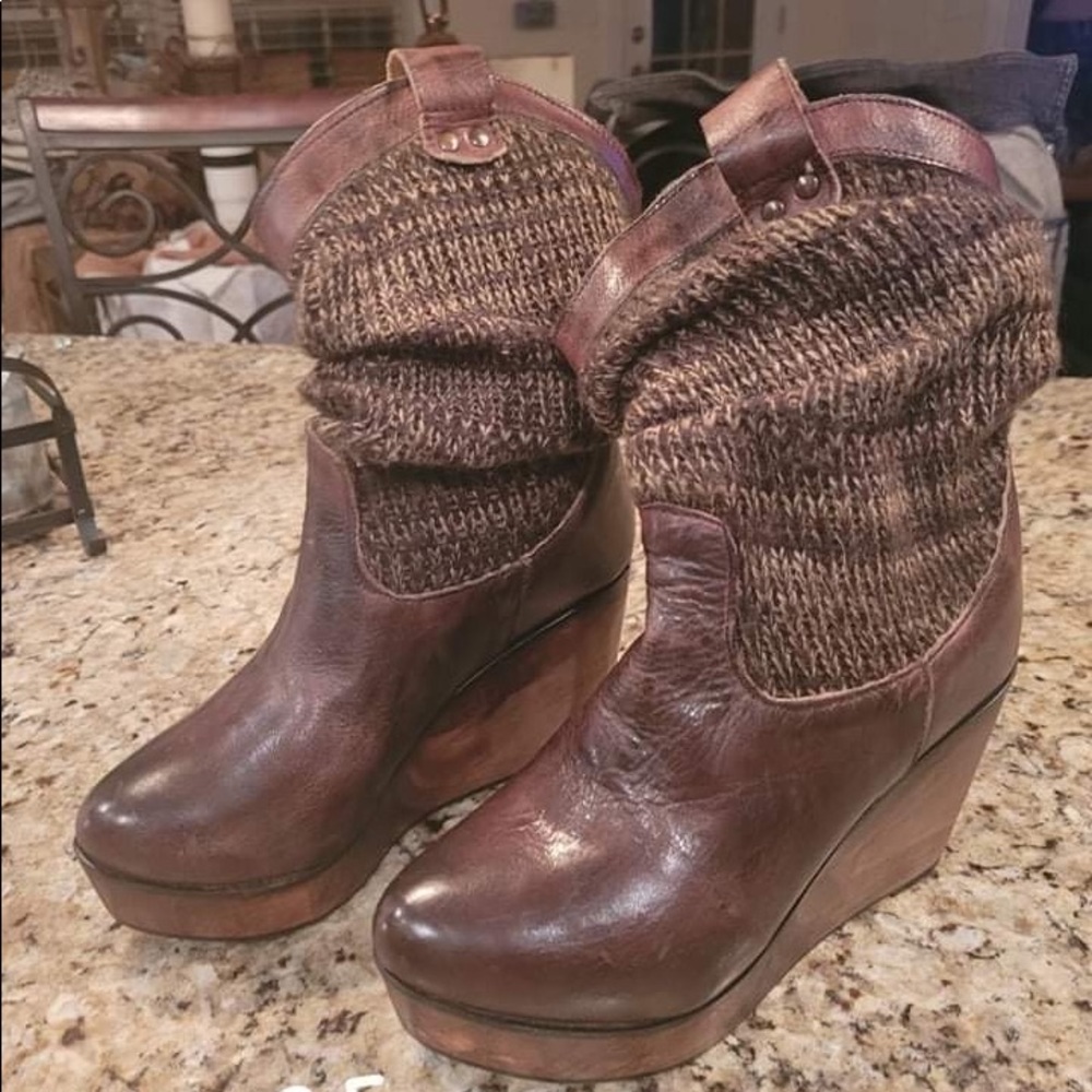 Bed Stu boots/ knit top. Hardly worn. 100.00 or Best offer. Platform wedge